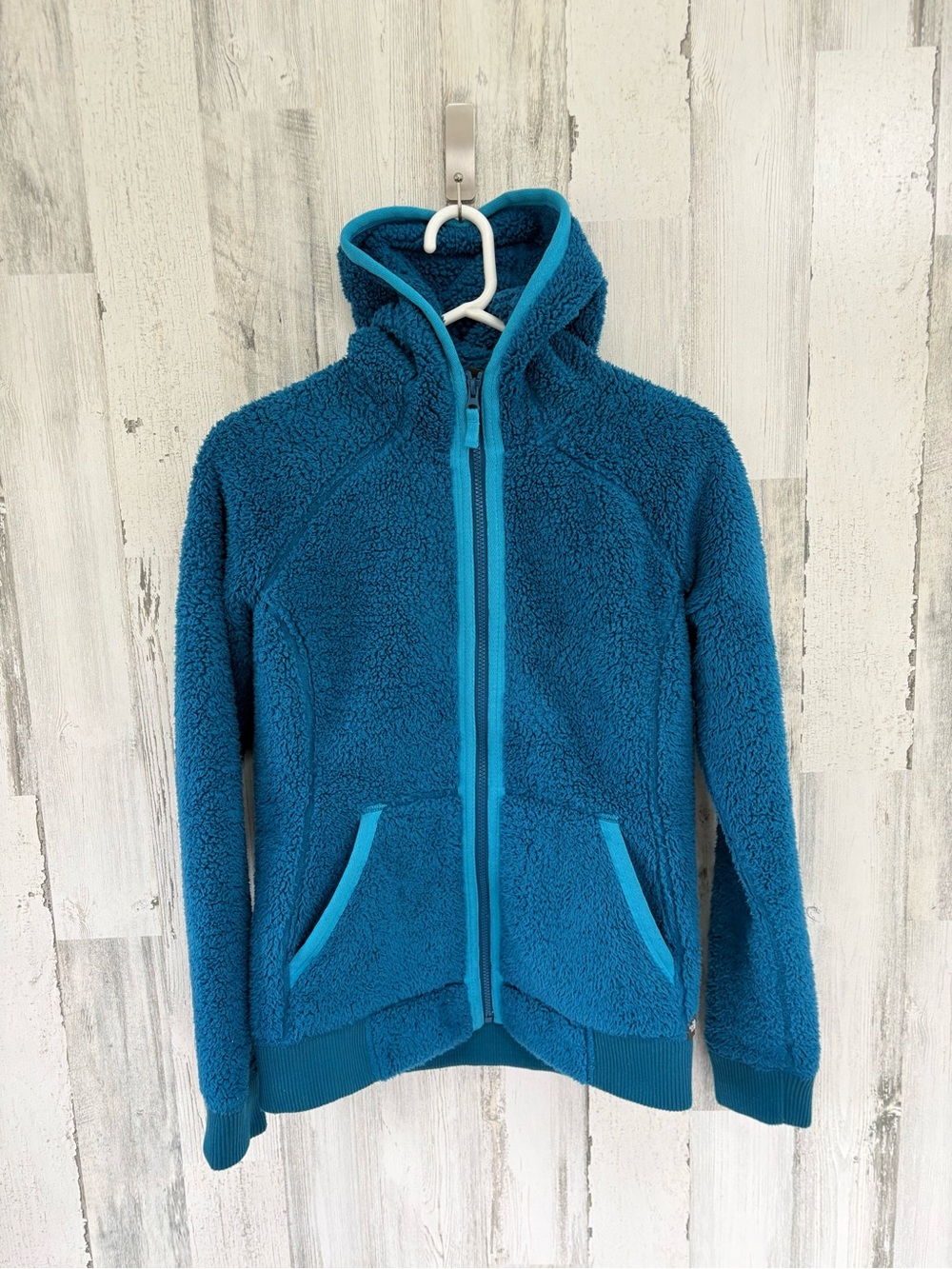 The North Face Women’s Size Medium Furry Fleece Full Zip Hooded Jacket In Blue
